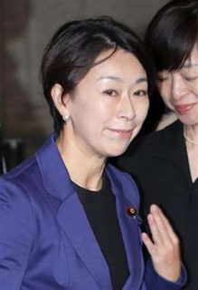 山尾志桜里-19.jpg